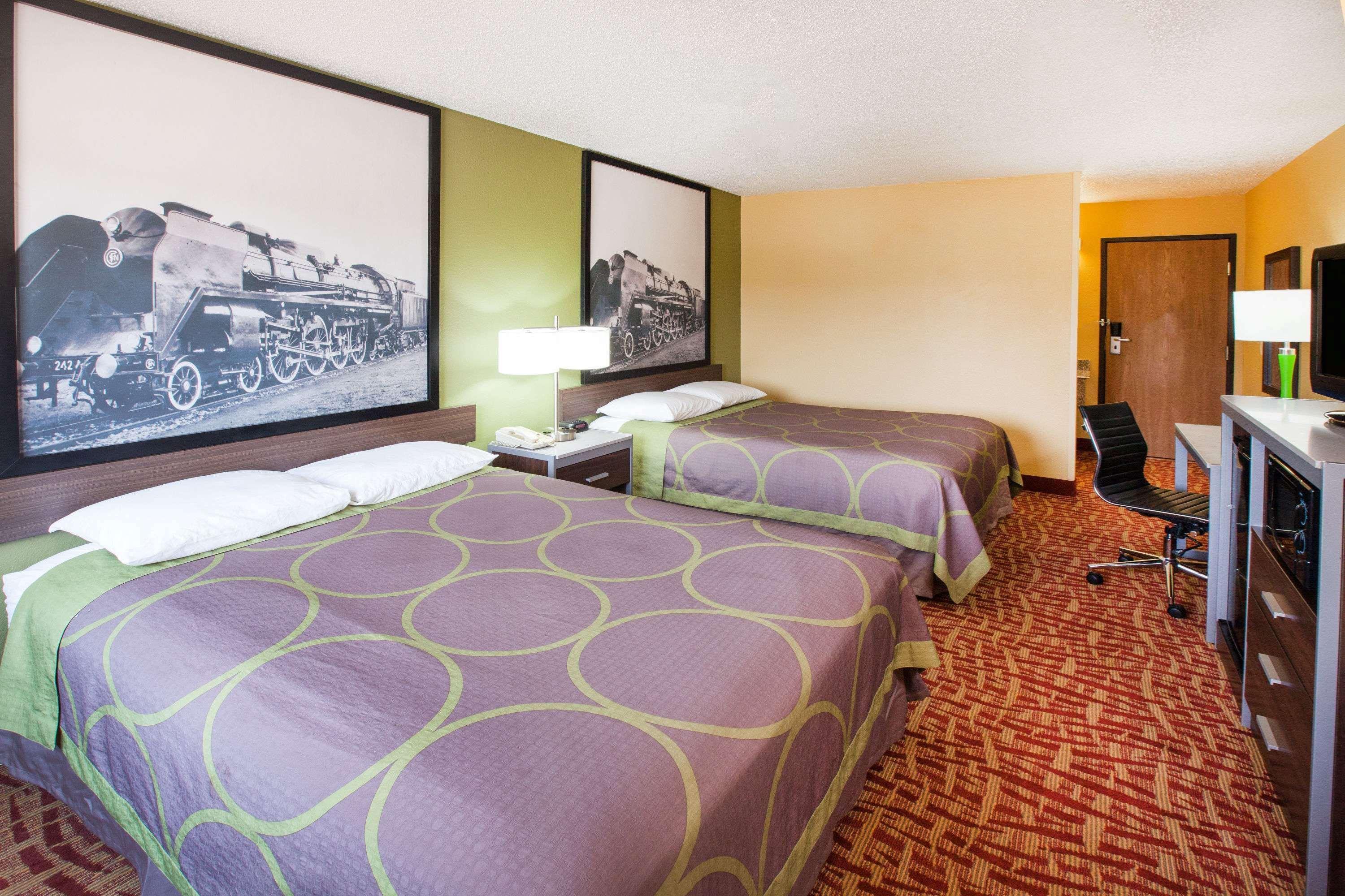 Super 8 By Wyndham Van Buren/Ft. Smith Area Exterior photo